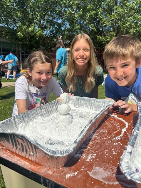 ConnectionsCamp's tweet photo. ❄️🐻‍❄️ Arctic Adventure Day at Summer Camp! 🐧✨

Brrr! Things got cool at camp today as our campers bundled up for an Arctic exploration full of science, movement, creativity, and fun! 🌨️💙

#arcticadventure #campcooldown #northernlightsdance #blubbertest #FrozenFun https://t.co/sgfZYKZTPl