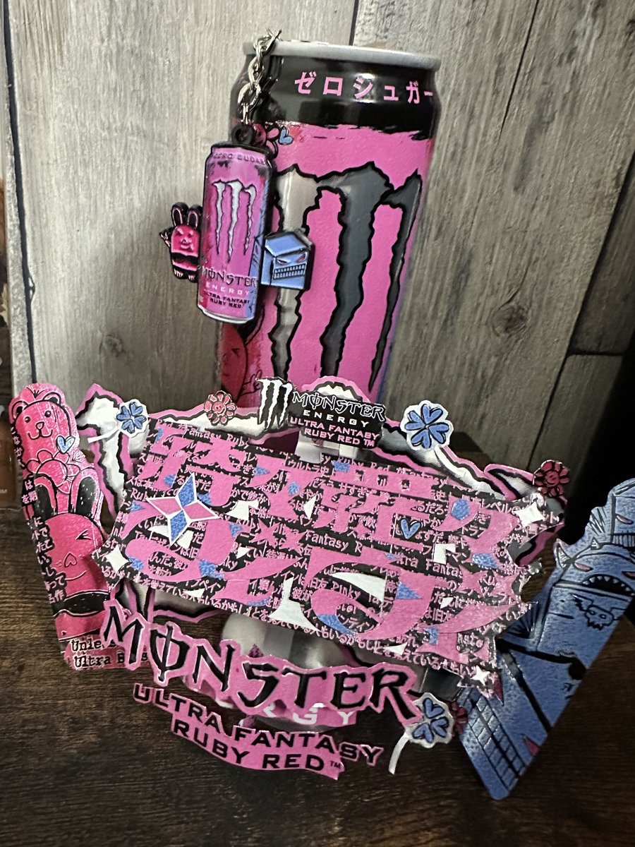 Parsley_Shogun's tweet image. キーホルダーと一緒に飾ってます

#MonsterEnergy 
#ウルトラファンタジールビーレッド