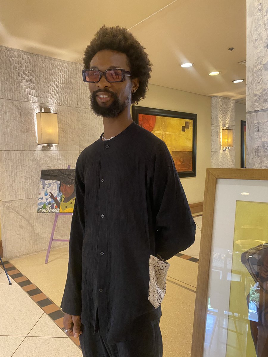 OlumiluaI's tweet photo. From wanting to have  pictures of yourself and your works,to looking like a secure guard beside them.
Like and tell me what you think. https://t.co/x6QnuLCu7u