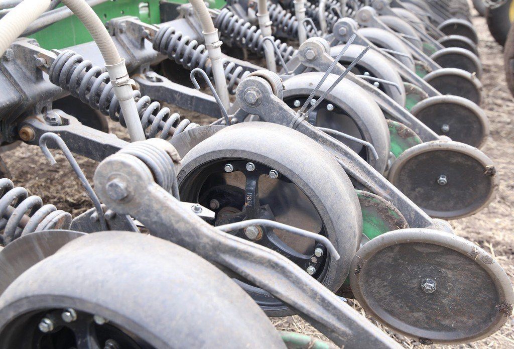 Our Spoked Gauge Wheels are made with a cast iron centre hub - providing both long lasting durability while also making it easier to clean off the mud due to the spoked design!

We are your one stop air seeder shop. Let our team help you get ready for #Plant25 !

☎️ 204-872-5804