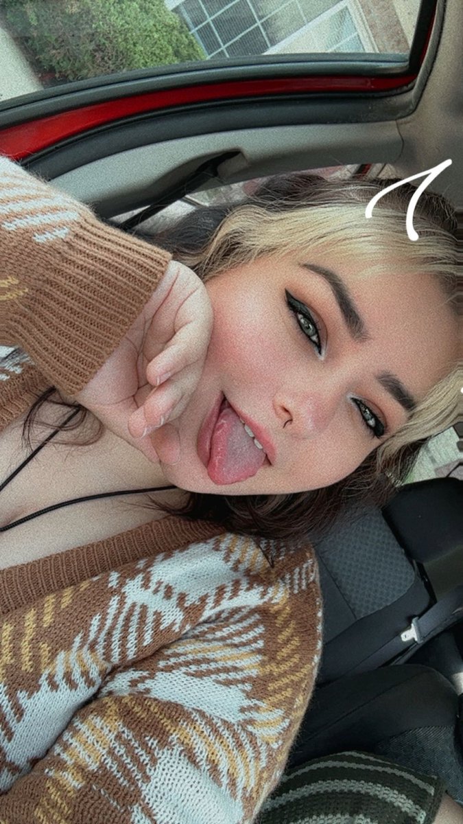 guess who’s moving to chicago ✨ 

come buy some content to help with my move 💞