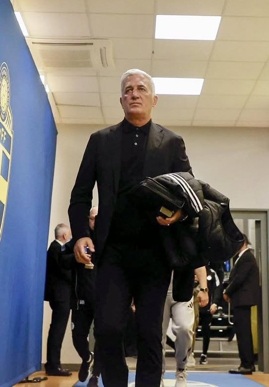 المنتخب الوطني تحت قيادة فلاديمير بيتكوفيتش، سجل 38 هدفاً في 14 مباراة، أي معدل 2.7 هدف في المباراة الواحدة.

رقم رهيب لم يحققه أي مدرب آخر عبر تاريخ "الخضر"، يُوضح العمل الهجومي الذي يقوم به المنتخب.

زيّر روحك شويّ "بيتكو" وسيكون القادم أحسن