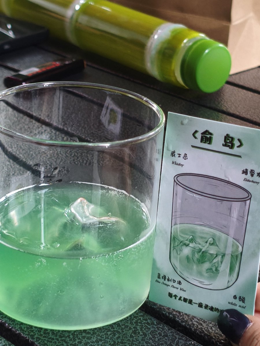 jianglek0130's tweet photo. 开会开开开开到厌倦，只有小狗能缓解我疲惫的肉体了，疲惫的心理还是需要酒精😂 #女攻 #四爱女攻 #四爱小狗 https://t.co/7Aa3l3u1YO