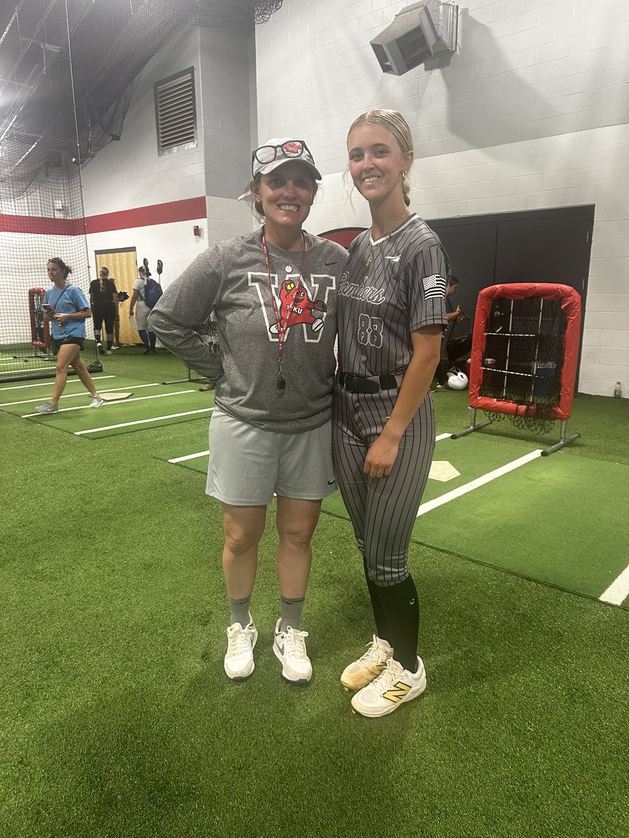 StoffelCassidee's tweet image. Thank you @WKUSoftball for having me today! I had so much fun and learned so much! I can’t wait to be back on the hill! @AmyLTudor @KaylaBixel @CarmynGreenwood @LindseyWarick
@08MObombers
