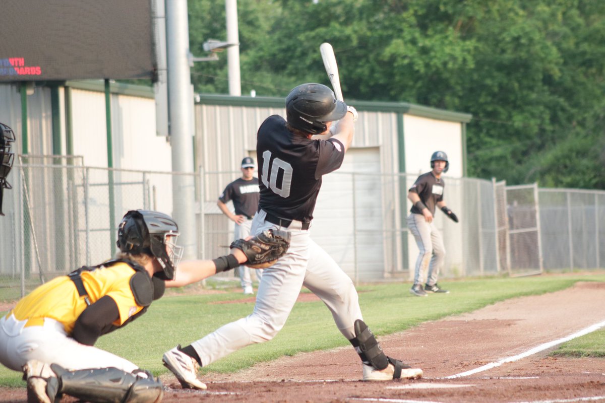stlcollegebb's tweet image. Timmy Meyer hits a RBI double as the bandits pile it on

9-0 Bandits after 4