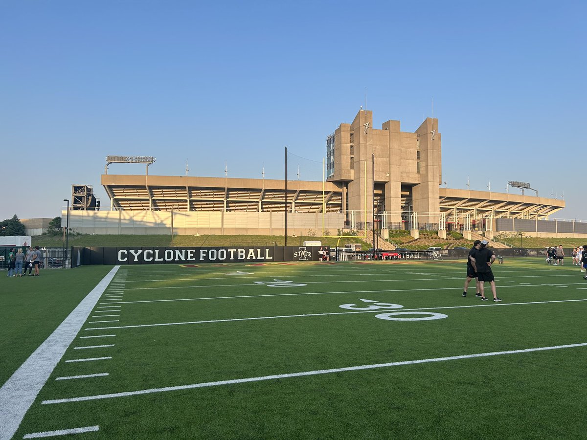 Landon Howe (@landonh13853542) on Twitter photo Had a Great camp today in Ames!! Thanks <a href="/T_Mouser/">Taylor Mouser</a> for talking with me, excited for the fall! <a href="/CycloneFB/">Iowa State Football</a> Had a Great camp today in Ames!! Thanks <a href="/T_Mouser/">Taylor Mouser</a> for talking with me, excited for the fall! <a href="/CycloneFB/">Iowa State Football</a>