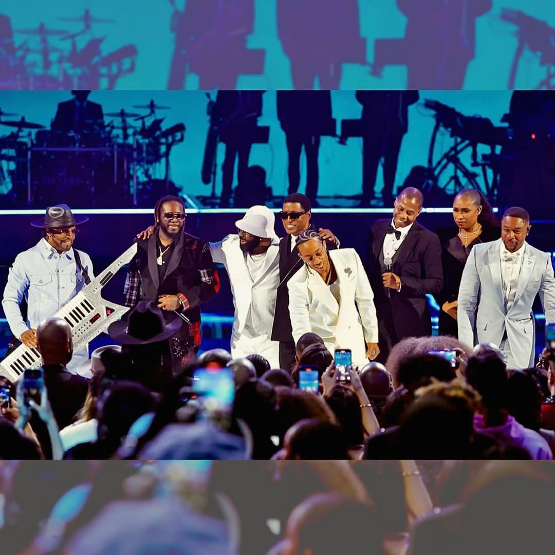 babyface's tweet image. What a night! 25 years of @BETAwards
@BET 🏆 It was an incredible honor to be called upon honoring one of our most successful multi-hyphenates.
Ultimate icon says everything.... @iamjamiefoxx you are truly one of one. Your speech was beautiful and inspiring.🐐
Sharing the stage…