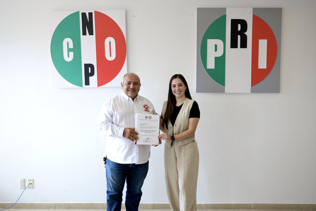 CNOP Nacional (@cnopnacional) on Twitter photo Nuestra Secretaria General, Dip. <a href="/fuensantaGuerr4/">Fuensanta Guerrero</a>, nombró a Eloy Quiroz Avila como Delegado General en funciones de Secretario General del Comité Directivo Estatal de la #CNOP en #Yucatán.
¡Mucho éxito en esta nueva responsabilidad, Secretario Eloy! Nuestra Secretaria General, Dip. <a href="/fuensantaGuerr4/">Fuensanta Guerrero</a>, nombró a Eloy Quiroz Avila como Delegado General en funciones de Secretario General del Comité Directivo Estatal de la #CNOP en #Yucatán.
¡Mucho éxito en esta nueva responsabilidad, Secretario Eloy!
