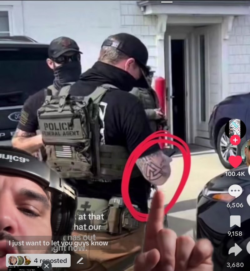 TrumpDownfall's tweet photo. "#ICE Agents aren't #ProudBoys...what a moron!"
Meanwhile:
#ICERaids #Resist #iceprotesters #DeMask https://t.co/HALcIi0Z6V