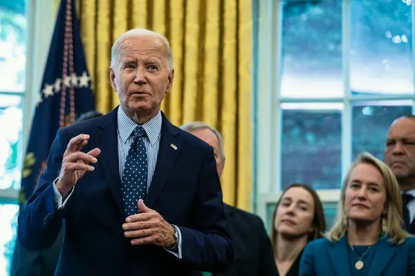 ElephantSignal's tweet image. As of the most recent updates, the Biden administration has approved approximately $188.8 billion in student loan forgiveness for more than 5.3 million borrowers. 

Do you support using taxpayer money to fund student loan forgiveness?

A. Hell no.
B. Yes