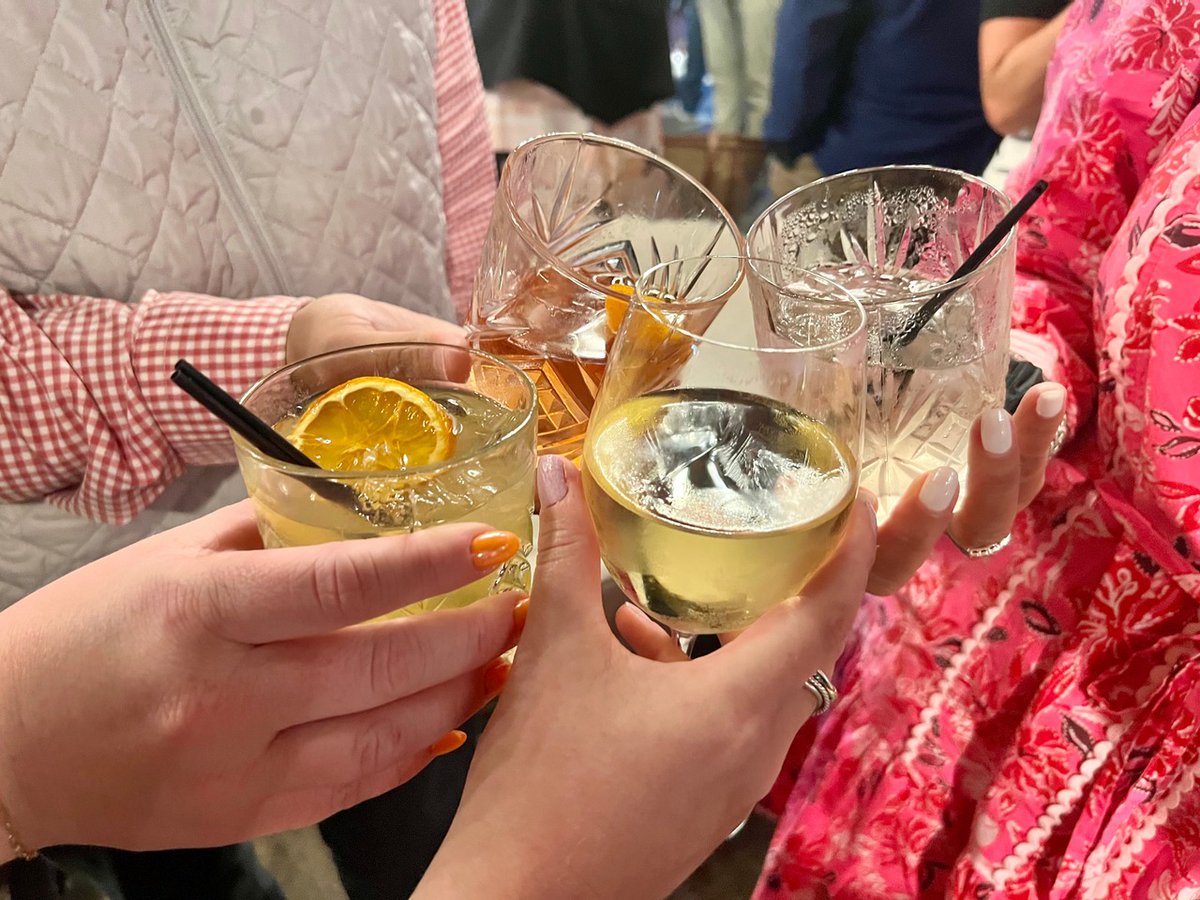 Last week's First Round event was unforgettable! 🥂 Attendees sipped back, relaxed and networked in Birmingham's newest speakeasy, POGO Cocktail Bar. 👏 Special thanks to the BoMont Group, of Montgomery Entities, and TechBirmingham! 🍻 #BHMHasMore #BHMBizAlliance