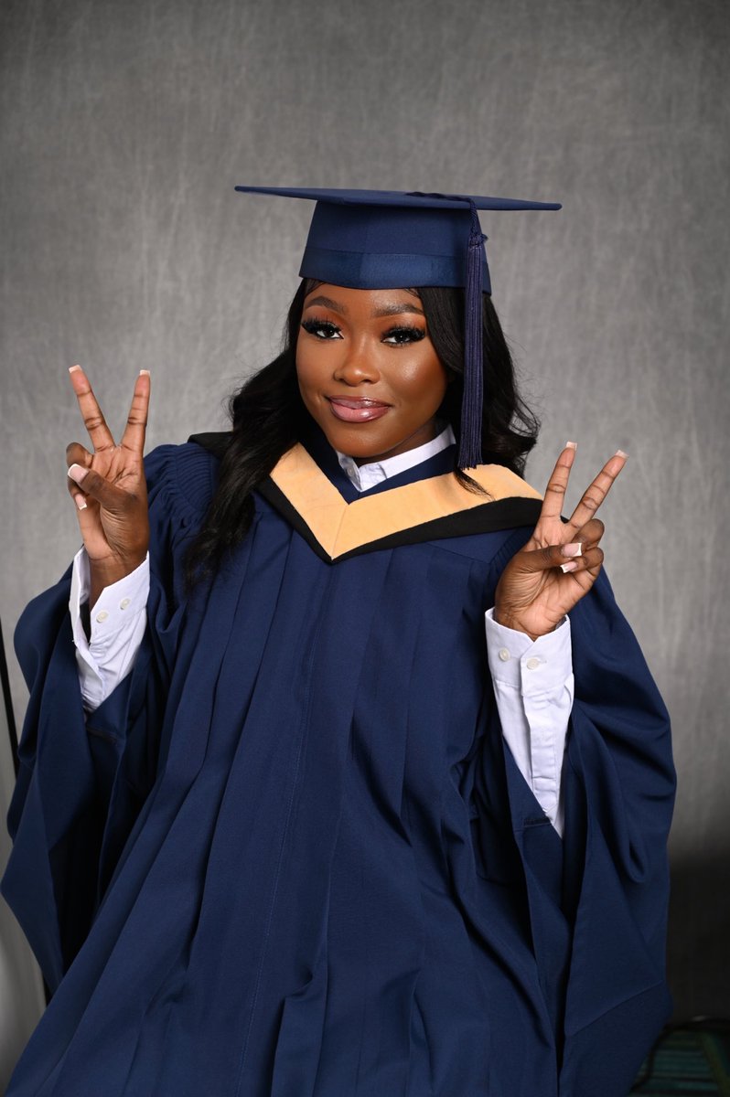 chelseaafiaa's tweet photo. Psalms 28:7 . I FINALLY WALKED ACROSS THE STAGE 🤍 https://t.co/ZYO8pMi9o9
