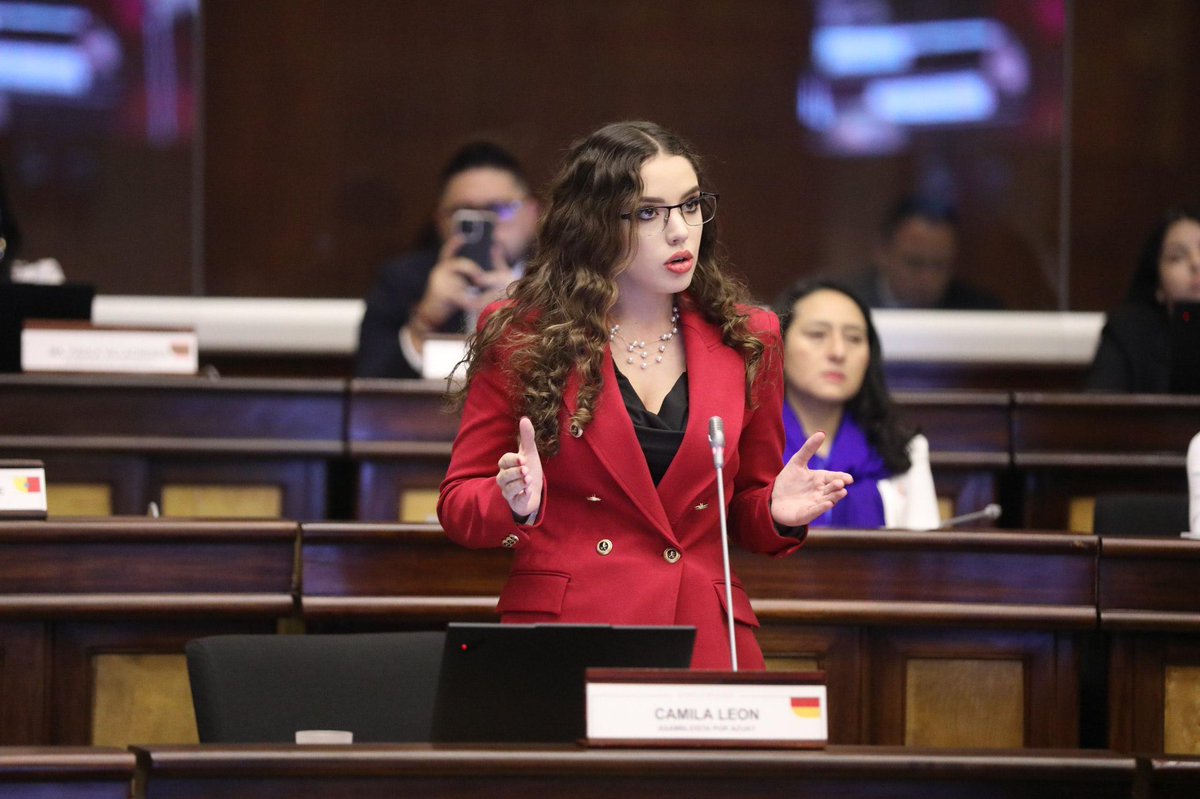 Hoy archivamos la
LOPDA considerando que heredamos un proyecto que NO cumplía con la sentencia de la corte constitucional.

No estamos aquí para aprobar proyectos "solo por cumplir",  estamos aquí para hacer leyes que verdaderamente sean beneficiosas para el Ecuador. 🇪🇨 

Ahora