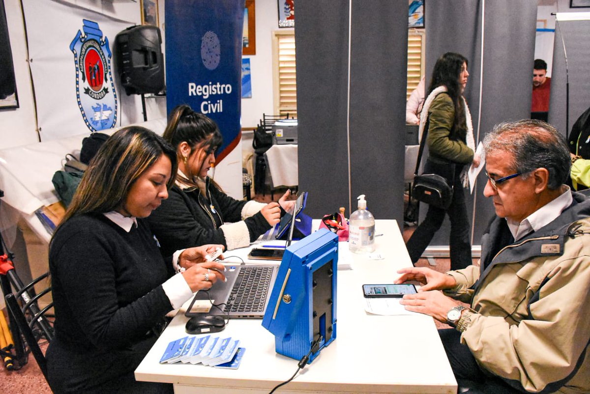 💙 Honramos la historia, la memoria y el valor de quienes defendieron nuestra patria, es por éso que acercarmos el servicio de #RegistroCivil con el operativo DNI más la tarjeta SUBE.