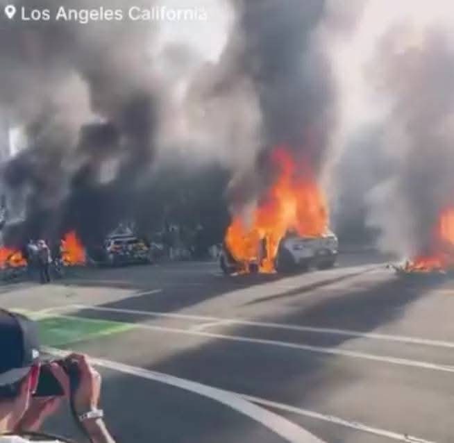 🔴l'AES🇲🇱🇧🇫🇳🇪 est très préoccupée par l'évolution de la situation aux États-Unis🇺🇸 et n'exclut pas un déploiement de troupes sur le sol pour rétablir la sécurité.

Elle appelle en même temps ses ressortissants dans ce pays a s'y mettre à l'abri et a éviter les déplacements inutil