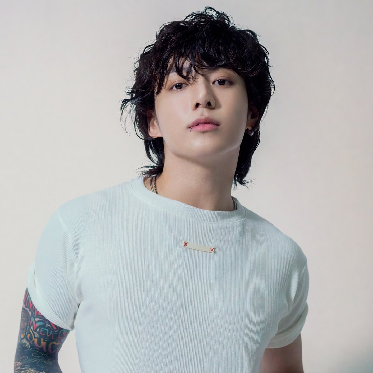 SeriesBrasil's tweet image. 🚨 Jungkook é oficialmente dispensado do serviço militar.