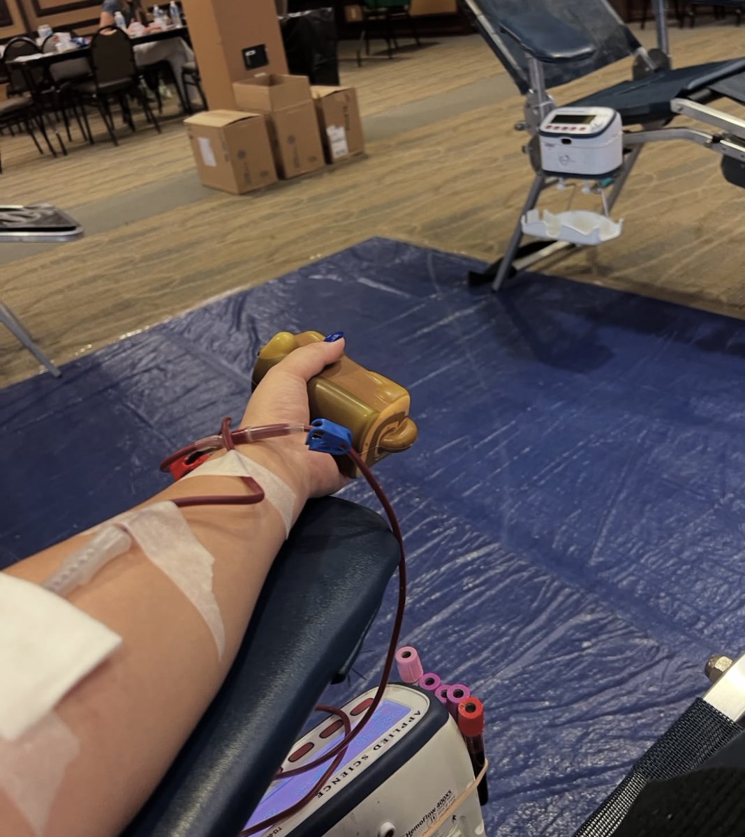 Shoutout to Sonja and her friends from the University of Pittsburgh for donating blood! 💙💛

Nearly 10% of Vitalant’s donations come from schools—so summer donations matter more than ever.

Book your appointment: vitalant.org
#DonateBlood #PittDonors