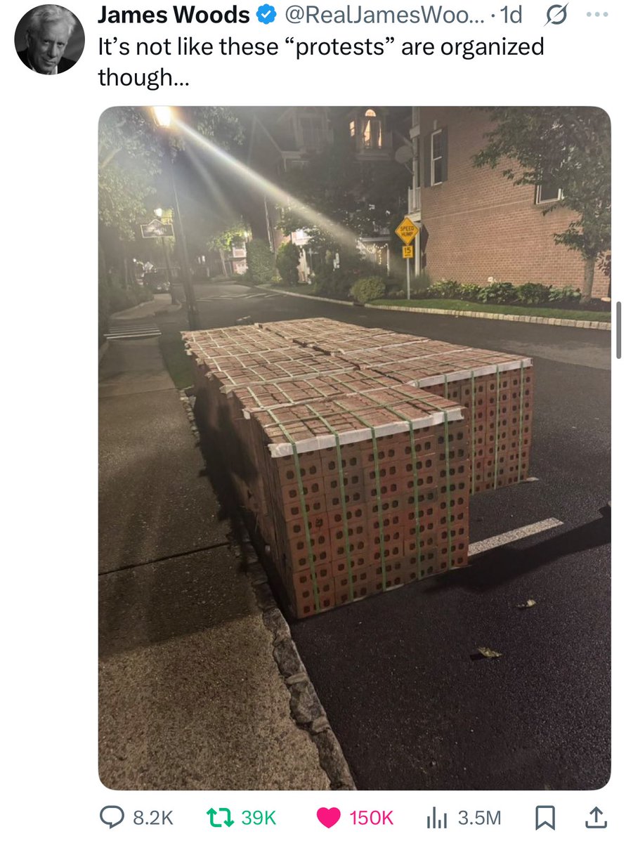 MikeyVMusic's tweet photo. @PapiTrumpo Hit the bricks you rode in on. https://t.co/uhm2SEFmhs