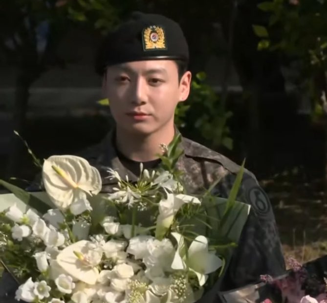 Jungkook Charts tweet media