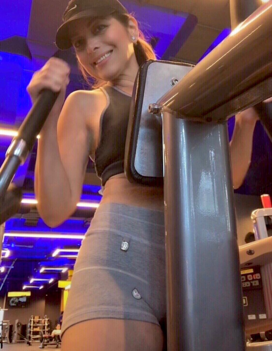 SilviAndradeJ's tweet photo. Una plana que diga “haz todito el #Pesointegrado que quieras pero cuídate del #bosu “ https://t.co/TLxuPIu6He