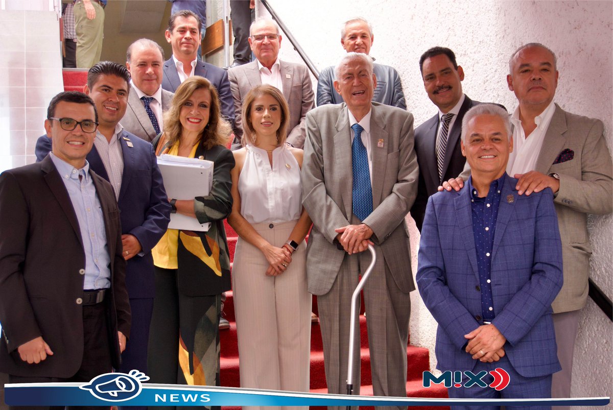 grupo_mix_club's tweet image. Empresarios hidrocálidos exigen al Gobierno Federal voltear a ver a Aguascalientes
#Aguascalientes #empresarios #CEEA #ConsejoEmpresarial #Federación #Apoyos
ENTÉRATE AQUI 👇
grupomix.club/empresarios-hi…