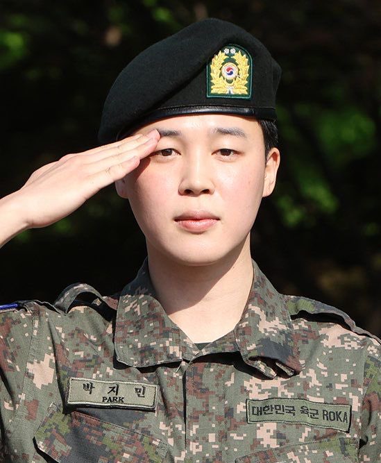 updatecharts's tweet image. PILAR DO K-POP! JungKook e Jimin em novas fotos profissionais.