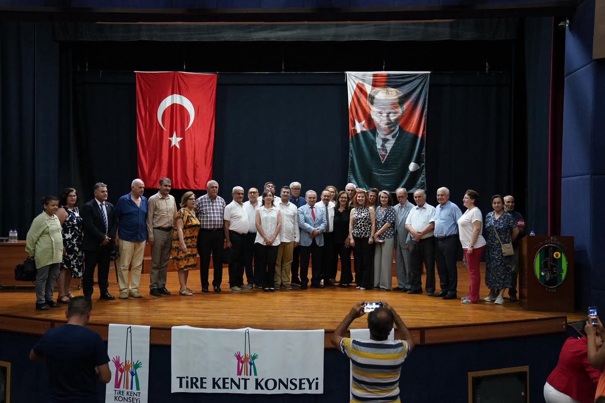M. Erdem TORAMAN (@confer19x) on Twitter photo <a href="/atapartiizmir/">Ata Parti İzmir İl Başkanlığı</a> İl Başkanımız Sayın Sema ÜNAL <a href="/SEMAUNAL35ATA/">Sema Ünal</a> ve Tire İlçe Başkanımız Sayın Resul KARA <a href="/TireAta263/">TİRE'Lİ ATA'CILAR</a> Genel Başkanımız Sayın Namık Kemal ZEYBEK'e <a href="/atacizeybek/">Namık Kemal Zeybek</a> yine muhteşem ve dop dolu bir program hazırlamışlar. Var olsunlar!
Ayrıca,
İYİ Parti Tire İlçe Başkanı <a href="/atapartiizmir/">Ata Parti İzmir İl Başkanlığı</a> İl Başkanımız Sayın Sema ÜNAL <a href="/SEMAUNAL35ATA/">Sema Ünal</a> ve Tire İlçe Başkanımız Sayın Resul KARA <a href="/TireAta263/">TİRE'Lİ ATA'CILAR</a> Genel Başkanımız Sayın Namık Kemal ZEYBEK'e <a href="/atacizeybek/">Namık Kemal Zeybek</a> yine muhteşem ve dop dolu bir program hazırlamışlar. Var olsunlar!
Ayrıca,
İYİ Parti Tire İlçe Başkanı