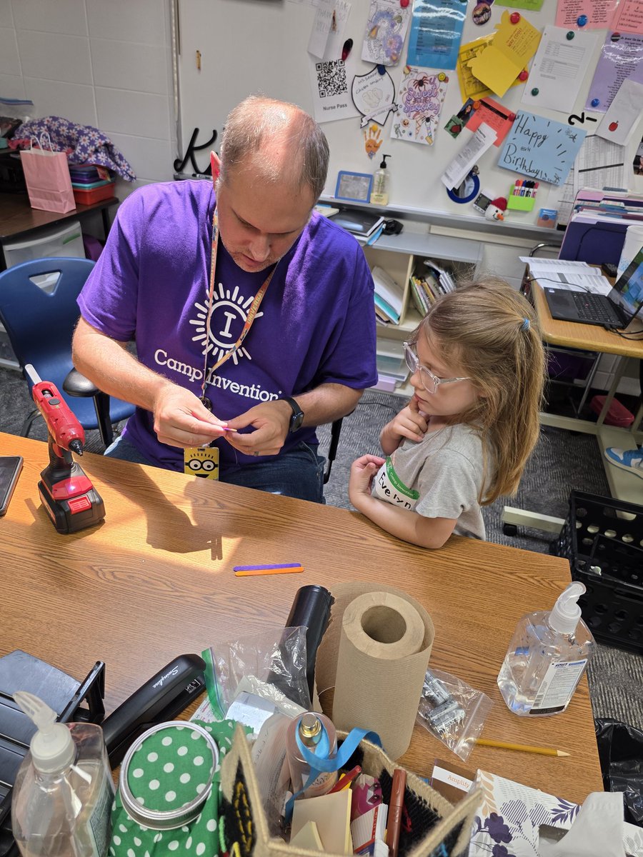 AdamYoder_23's tweet image. Day 2 of @CampInvention campers learning about mirror reflections, emperor penguins and circuit boards! #create #fun #exciting #concordpride #campinvention
