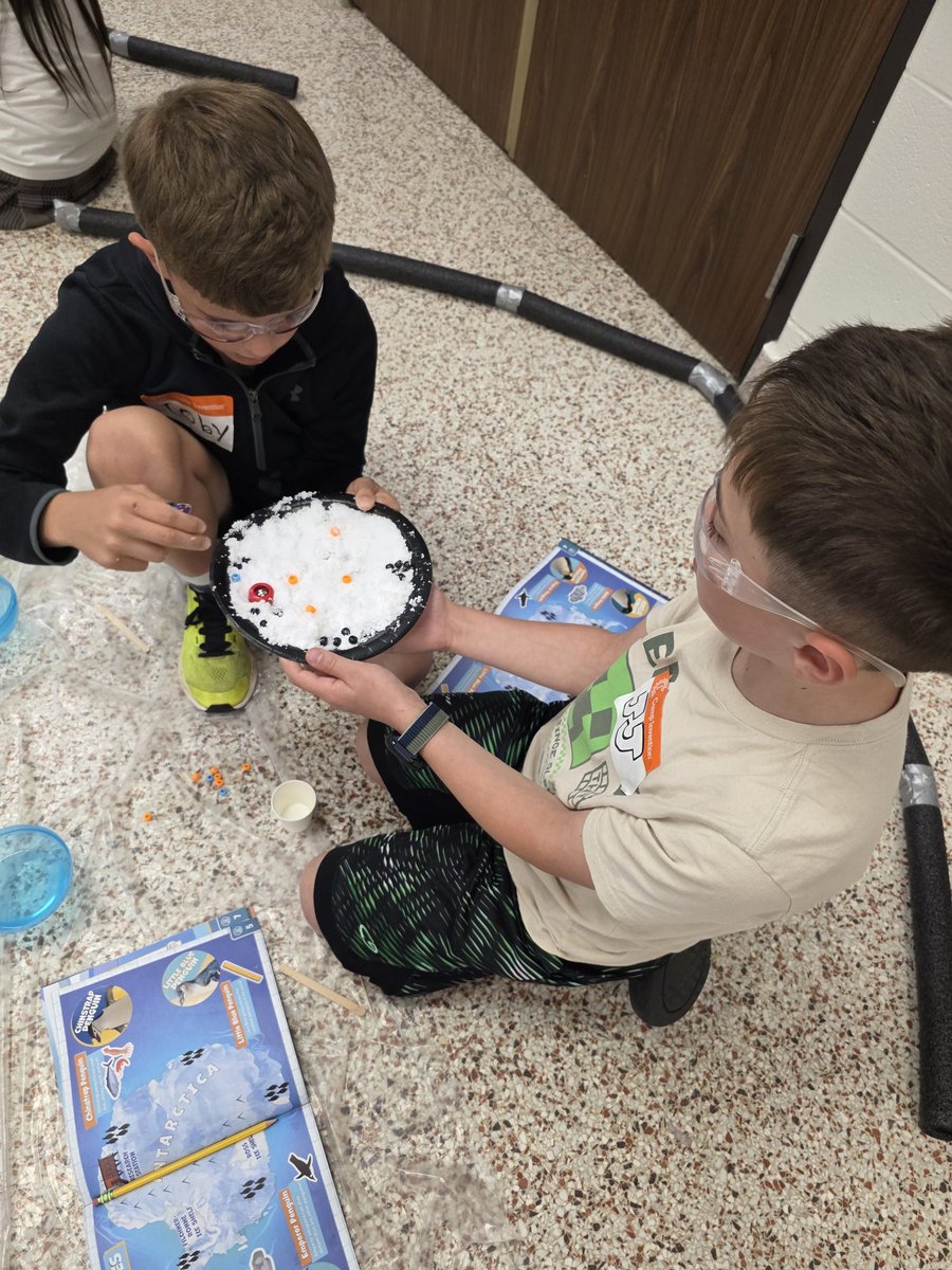 AdamYoder_23's tweet image. Day 2 of @CampInvention campers learning about mirror reflections, emperor penguins and circuit boards! #create #fun #exciting #concordpride #campinvention