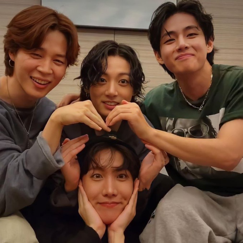 MAMÁ POLLO SE VUELVE A REENCONTRAR CON SUS POLLITOS