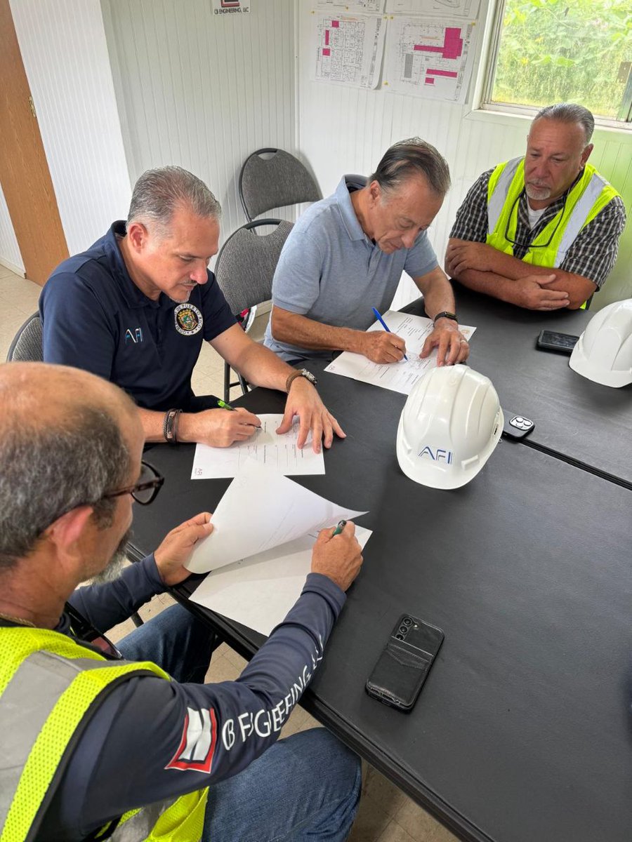 El director ejecutivo de AFI, Eduardo Rivera Cruz, lideró la entrega oficial de esta fase. Seguimos, junto a la Gobernadora <a href="/Jenniffer/">Jenniffer González</a> González Colón, fortaleciendo la infraestructura vital en todo Puerto Rico.
#SeguimientoCumplimiento