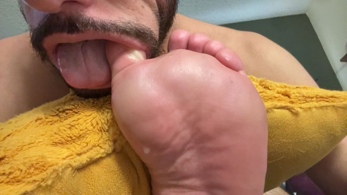 laxthrob's tweet photo. Had @copdaddyfeet dripping🦶🏻 💦
#footworship #alphasoles #solepics #feetcontent https://t.co/oK3oet8dND