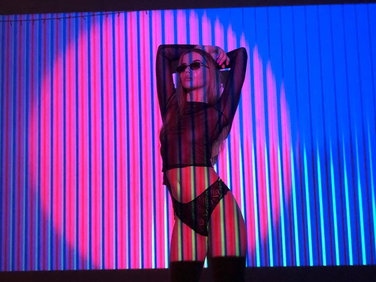 Как я обожаю неон, а он меня.а блин сегодня не #нюдсочетверг