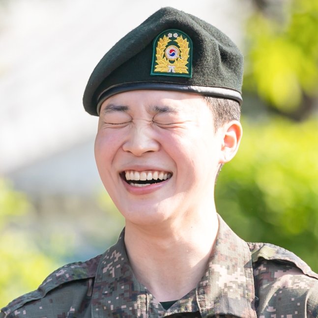 [MEDIA] #JIMIN HANDSOME SMILE

WELCOME BACK JIMIN