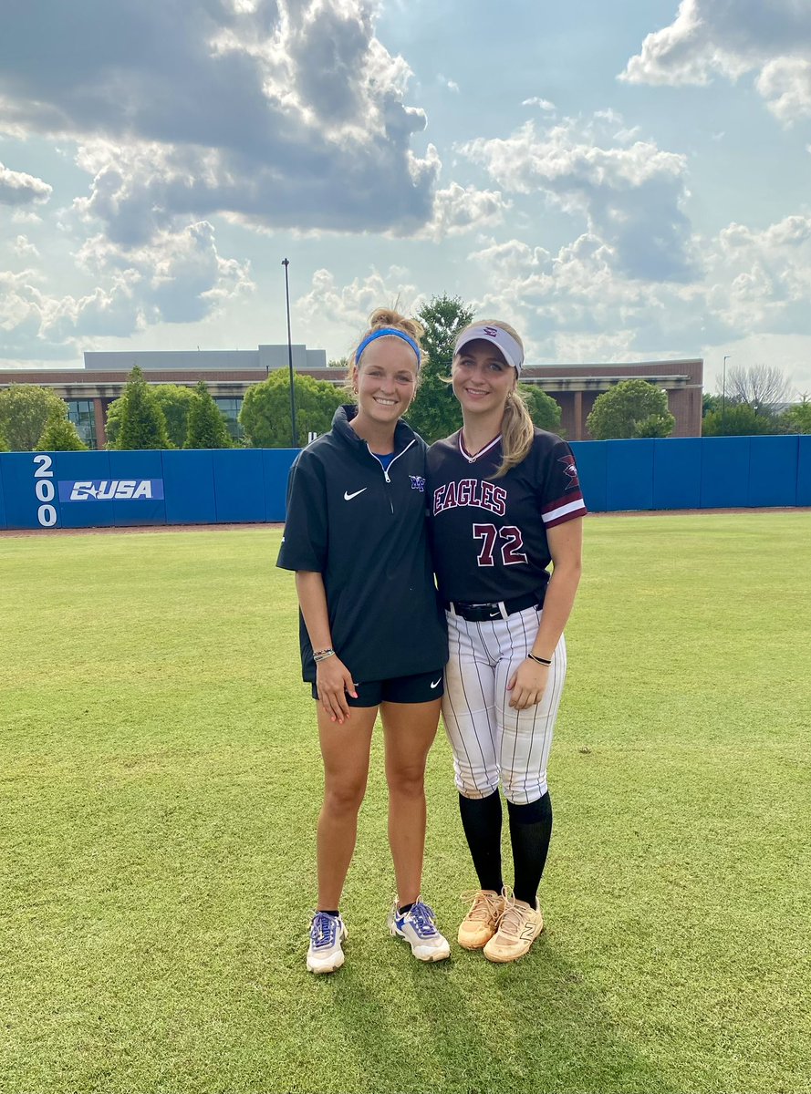 MKDavenport2027's tweet photo. I had such a great time at @MT_Softball with @EmmyMcAdams2027 today! Thank you coaches @JBMTSUsoftball @GretchenMead27 for working with me. Looking forward to the next one! 💙⚡️ https://t.co/gGn9gEnsNj
