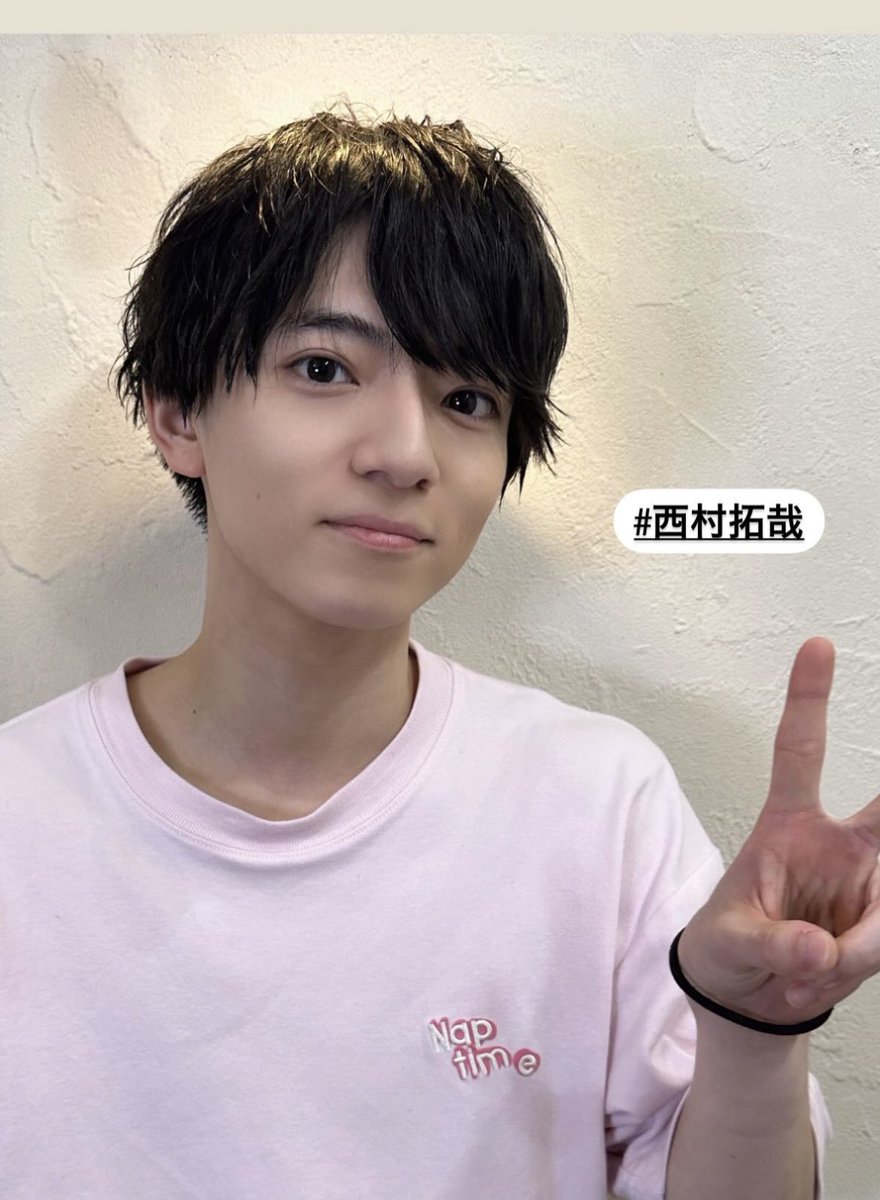 ピンクを着るとさらにかわいさもカッコよさも兼ね備える最強ボーイ