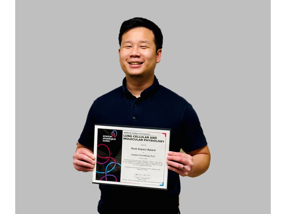 Talbot Research Group (@talbot_lab_ucr) on Twitter photo Congrats to Dr. Phandthong and his team! Their work on vaping and SARS-CoV-2 infection, doi.org/10.1152/ajplun…, published in the "American Journal of Physiology" won the journal's 2024 Best Impact award.
<a href="/APSPhysiology/">American Physiological Society</a> <a href="/UCR_ScienceNews/">UCR Science News</a> <a href="/UCRCNAS/">UC Riverside CNAS</a> #TRDRP #Ecig #vape Congrats to Dr. Phandthong and his team! Their work on vaping and SARS-CoV-2 infection, doi.org/10.1152/ajplun…, published in the "American Journal of Physiology" won the journal's 2024 Best Impact award.
<a href="/APSPhysiology/">American Physiological Society</a> <a href="/UCR_ScienceNews/">UCR Science News</a> <a href="/UCRCNAS/">UC Riverside CNAS</a> #TRDRP #Ecig #vape