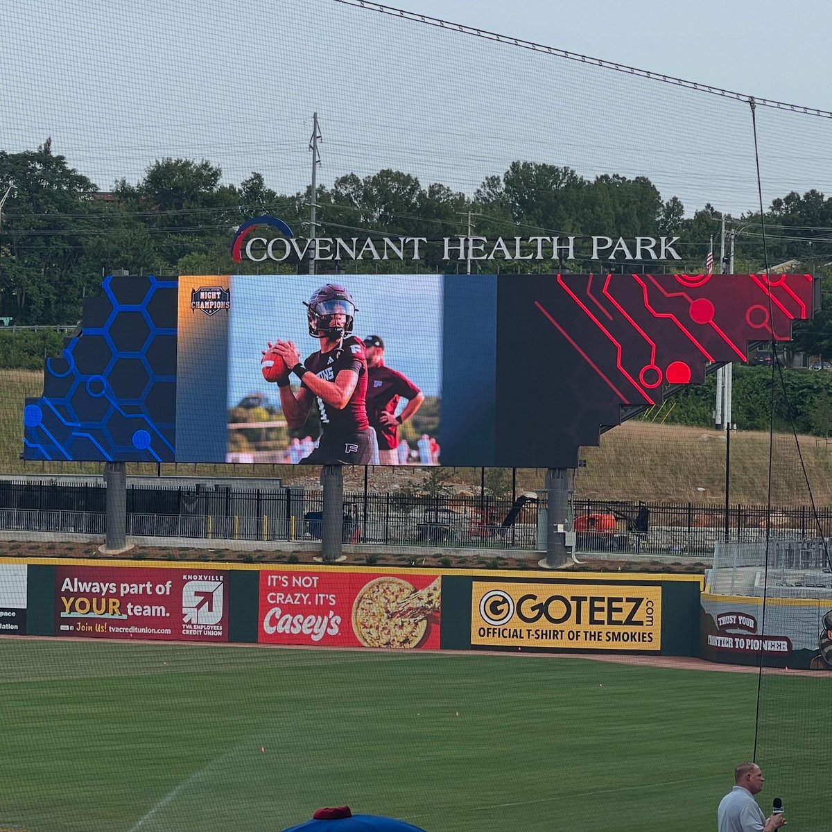 Javon Moulden was recognized tonight at Covenant Health Park for being named Guardian Foundation Repair Athlete of the Week through the Knoxville News Sentinel. 

Javon was 13-15 for 219 yards &amp; passed for 4 touchdowns.