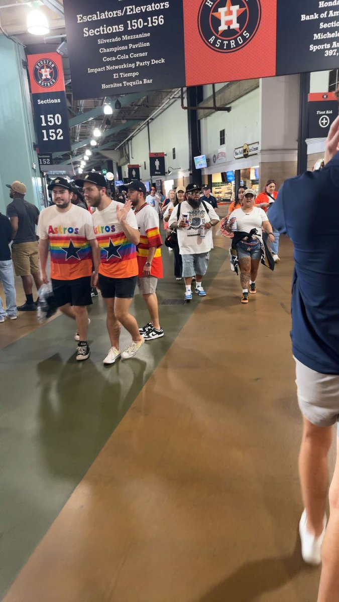 ches4skin's tweet photo. thought it was dollar beer night. it’s pride night. looks like i’m jumping off the roof of the stadium tonight #killyourself https://t.co/qfqaoaOqzJ