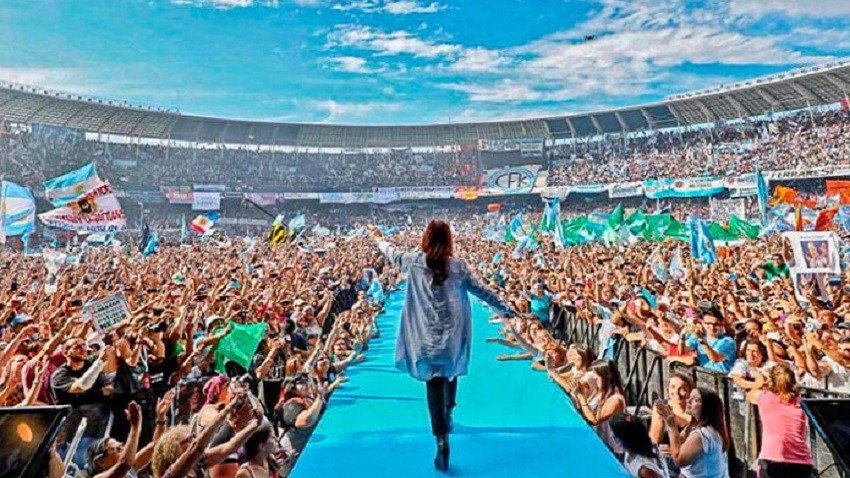 Cagones hijos de puta. Sabían que les rompimos el orto en las urnas. 
Cagones, cagones y mil veces cagones. 
Con ésto no nos tumban, nos hacen mucho más fuerte.
VAMOS A SALIR A LA CALLE. 
#CristinaEsInocente