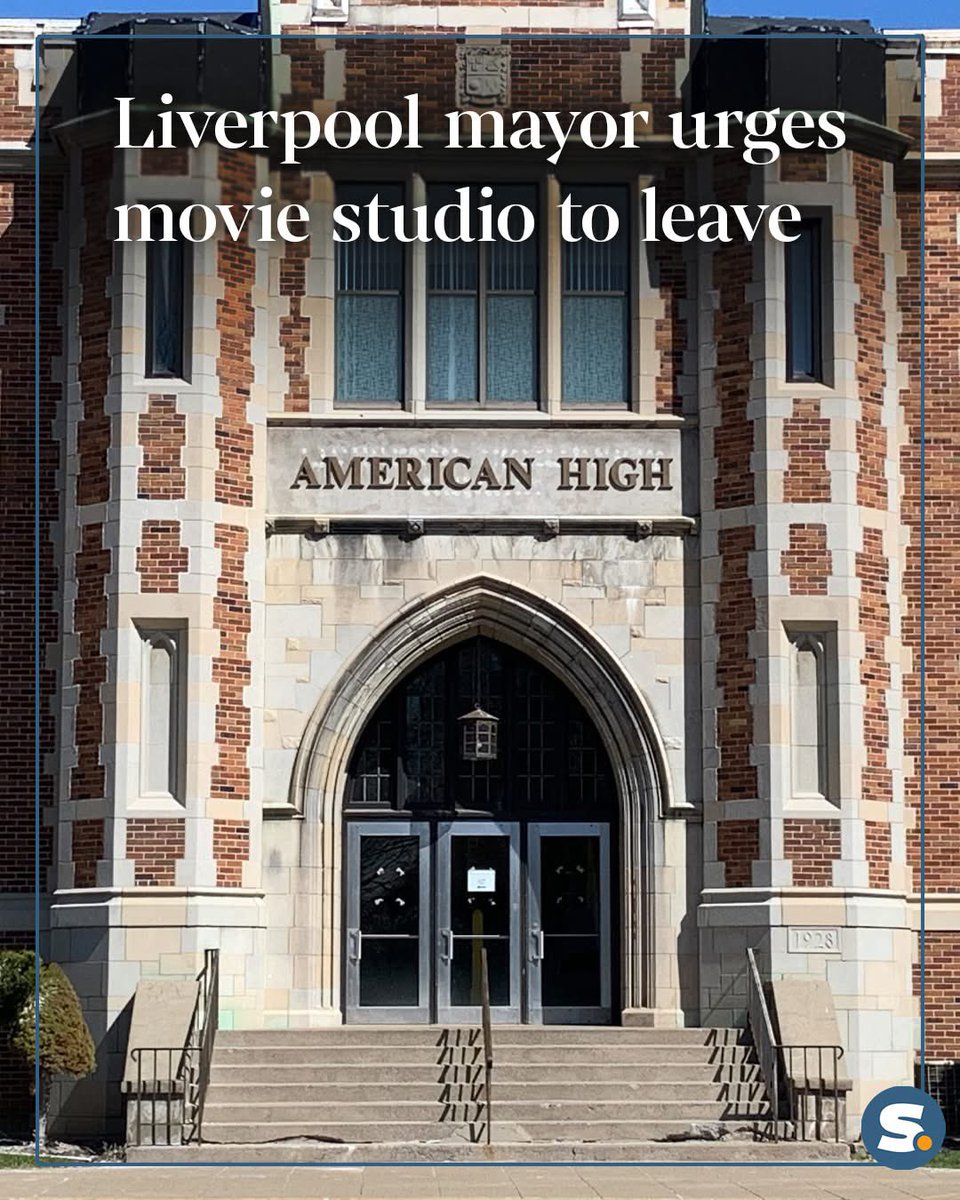 freedom25_bat's tweet image. Drama in Liverpool, New York! 😱 Mayor urges movie studio to leave historic American High (1928) over community concerns. Filming sparks debate! 🎬🏫 #LiverpoolNews #MovieStudio #AmericanHigh