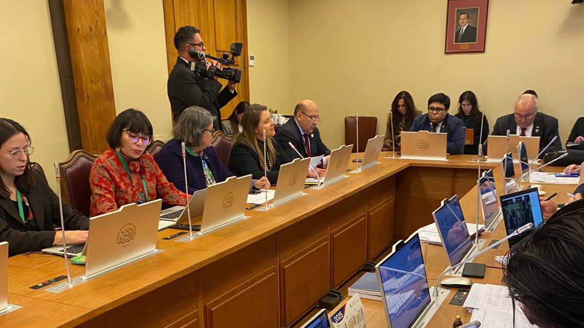 trivino_m's tweet image. Hoy estuvimos en el Congreso Nacional exponiendo ante la Comisión de Gobierno Interior sobre los procesos de priorización que se llevan a cabo en @JUNJI_Chile; instancia provechosa que nos permitió comunicar acciones y desafíos. Seguimos trabajando por la Educación Parvularia. 💪🏻