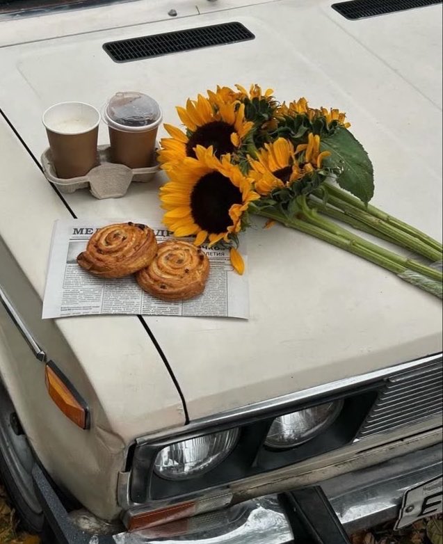 ꔛ ﾟ𝓦ℯ𝒹𝓃ℯ𝓈𝒹𝒶𝓎 𝓜ℴ𝓇𝓃𝒾𝓃𝑔 🌻
ขอให้วันนี้เป็นเช้าที่สดใสนะคะ 
สำหรับคนที่ไม่ทันทานมื้อเช้า 
🥪🧃อย่าลืมหาอะไรรองท้องด้วยนะ 
ยิ้มเยอะ ๆ ให้คนในกระจกกันด้วยน้าาาา ٩(ˊᗜˋ)و