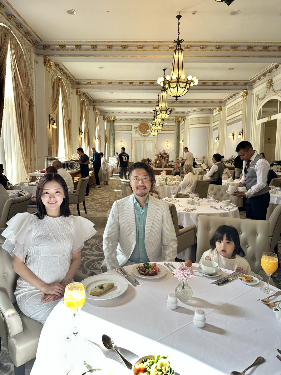 takeuchiryosuke's tweet image. 【1泊17万円のサン・セバスティアンの「ホテル マリア・クリスティーナ」に2泊しました】
1912年にスペイン王妃マリア・クリスティーナによって開業された歴史ある5つ星ホテルで、バスク地方を代表するラグジュアリーホテル「ホテル…