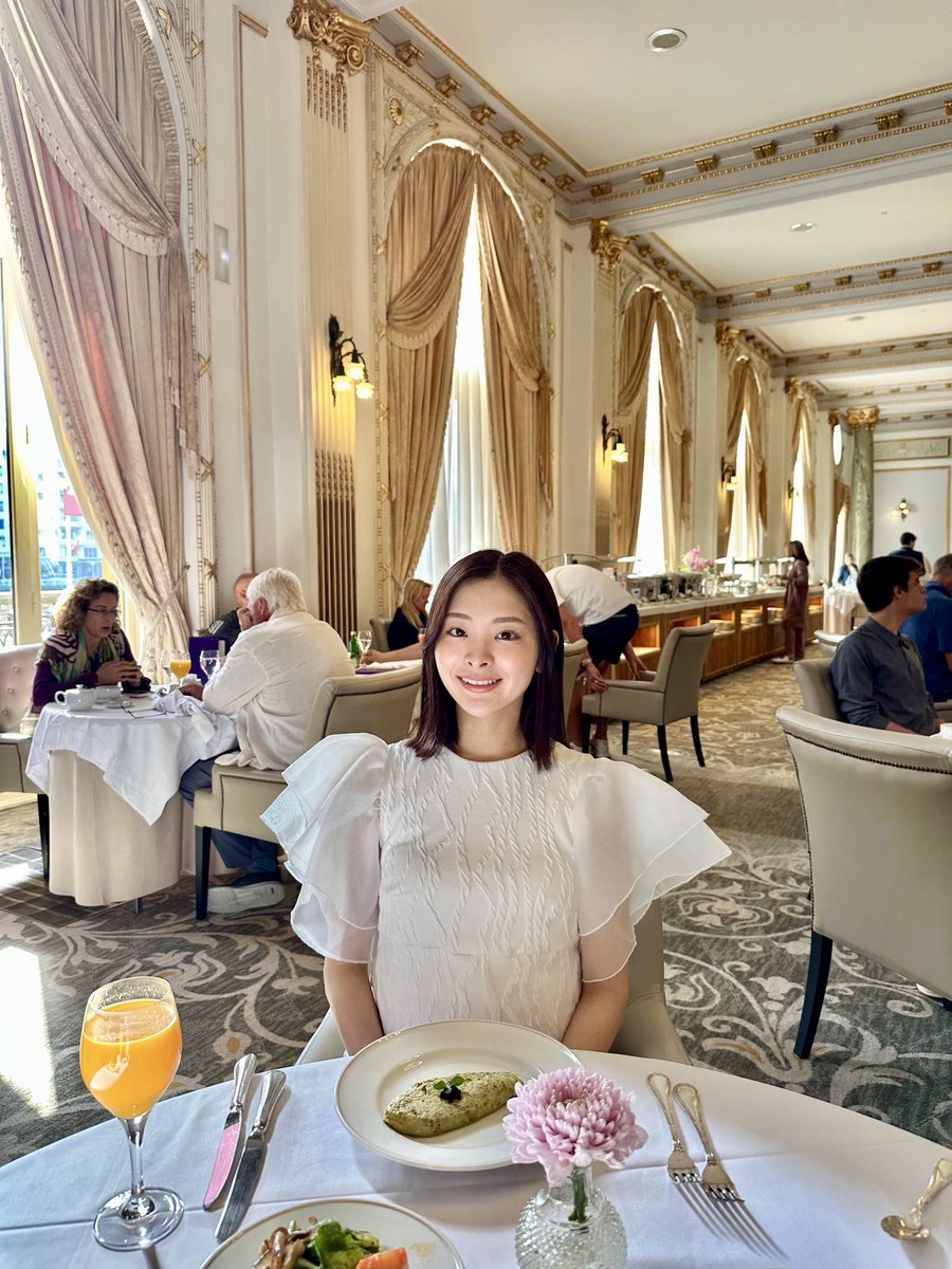 takeuchiryosuke's tweet image. 【1泊17万円のサン・セバスティアンの「ホテル マリア・クリスティーナ」に2泊しました】
1912年にスペイン王妃マリア・クリスティーナによって開業された歴史ある5つ星ホテルで、バスク地方を代表するラグジュアリーホテル「ホテル…