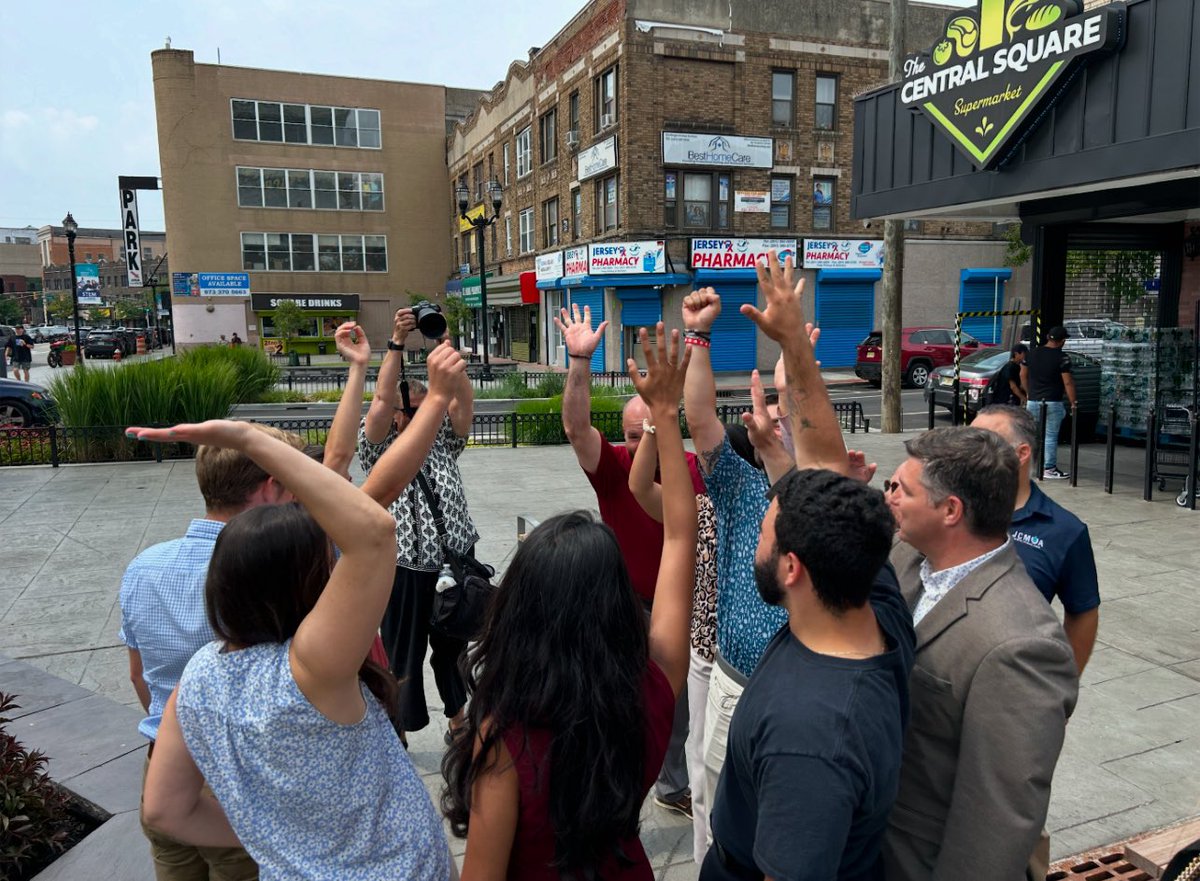 Logging back on here for the first time in months to wish the best for <a href="/StevenFulop/">Steven Fulop</a> tonight! We’ve worked in partnership with his administration since 2016 and I know he would be a great, forward-thinking and action-oriented governor for New Jersey.