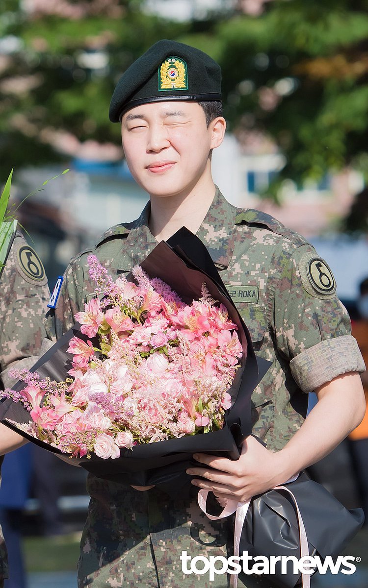 ออร่าคนออกกรมโว้ยยยยย หน้าใสสุด ๆ โฮกกกกกกกกกกกกกกกกกกกก ดูเด็กกว่าเดิมอีก 😭😭