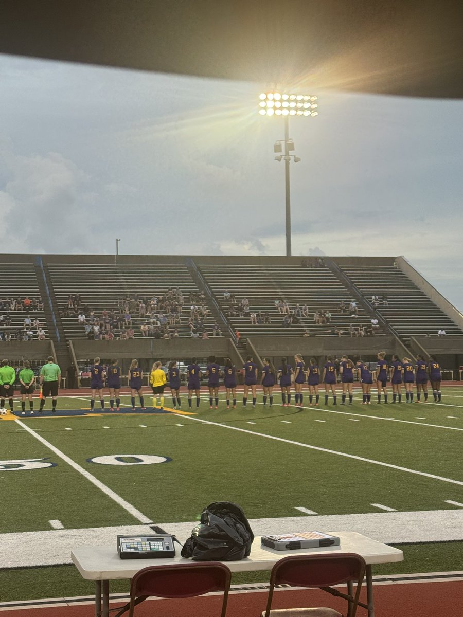 Ready to start the Class 5 State Soccer Quarter-Finals in Girls Soccer!
Good Luck Menchville!
⚽️ 💜💛