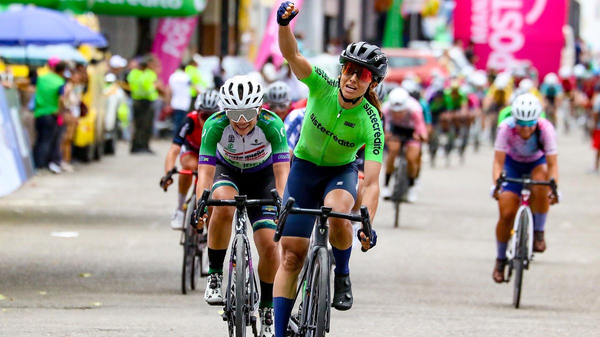Diana Peñuela ganó en Girardot y es la primera líder de la Vuelta a Colombia Femenina 2025   federacioncolombianadeciclismo.com/diana-penuela-…

#VFemenina2025