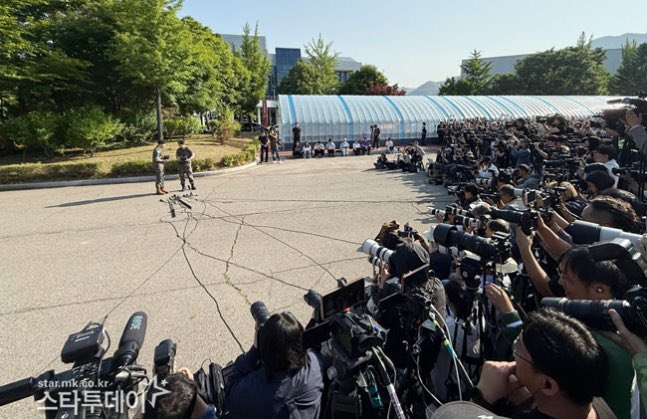 eternalhyyh's tweet image. valid reaction tbh 😭